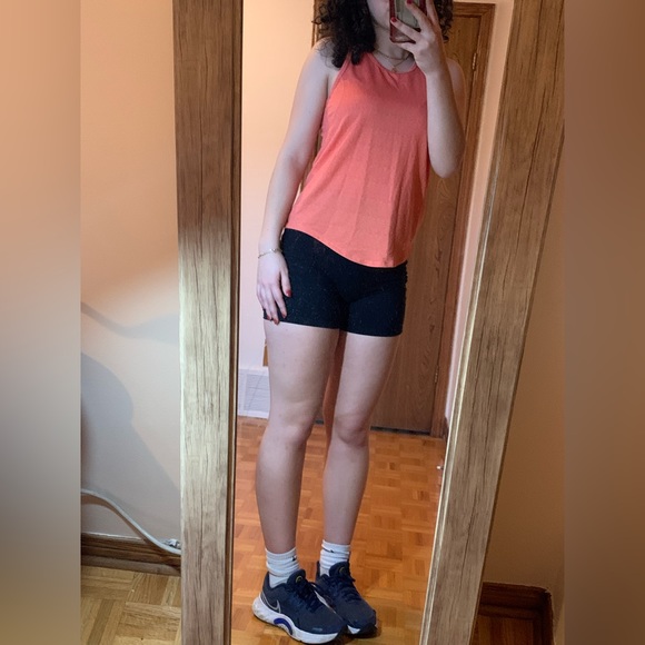 SALMON-COLORED WORKOUT TANK TOP - Picture 2 of 6